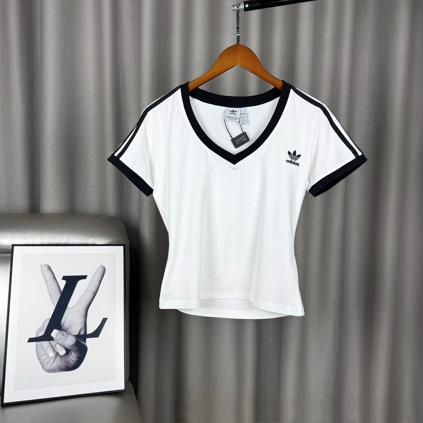 V-Neck Slim Waist Embroidered Letter Short Sleeve T-Shirt