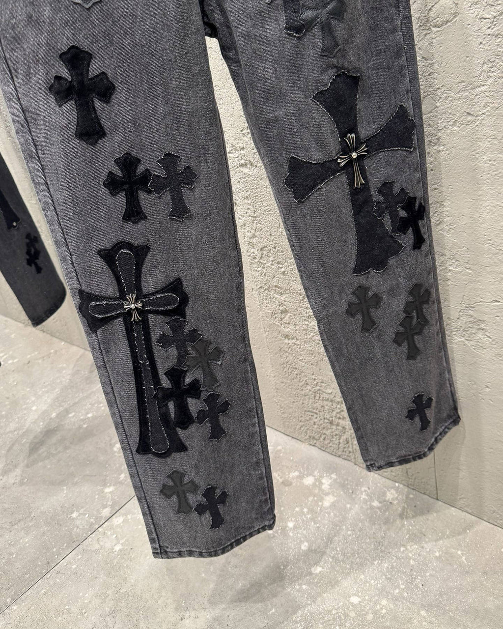 Chrome Hearts Black Metal Leather Patch Cross Denim Jeans KH24