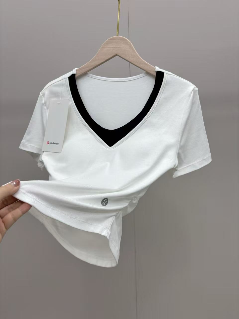 2-pack 2026New V-Neck Faux Two-Piece Waist-Cinching No-Bra Short Sleeve Top